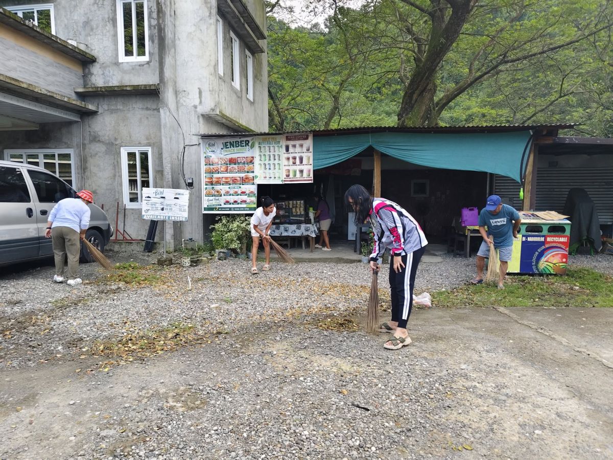 CLEAN-UP DRIVE AT SUYO PUBLIC MARKET - Image 7