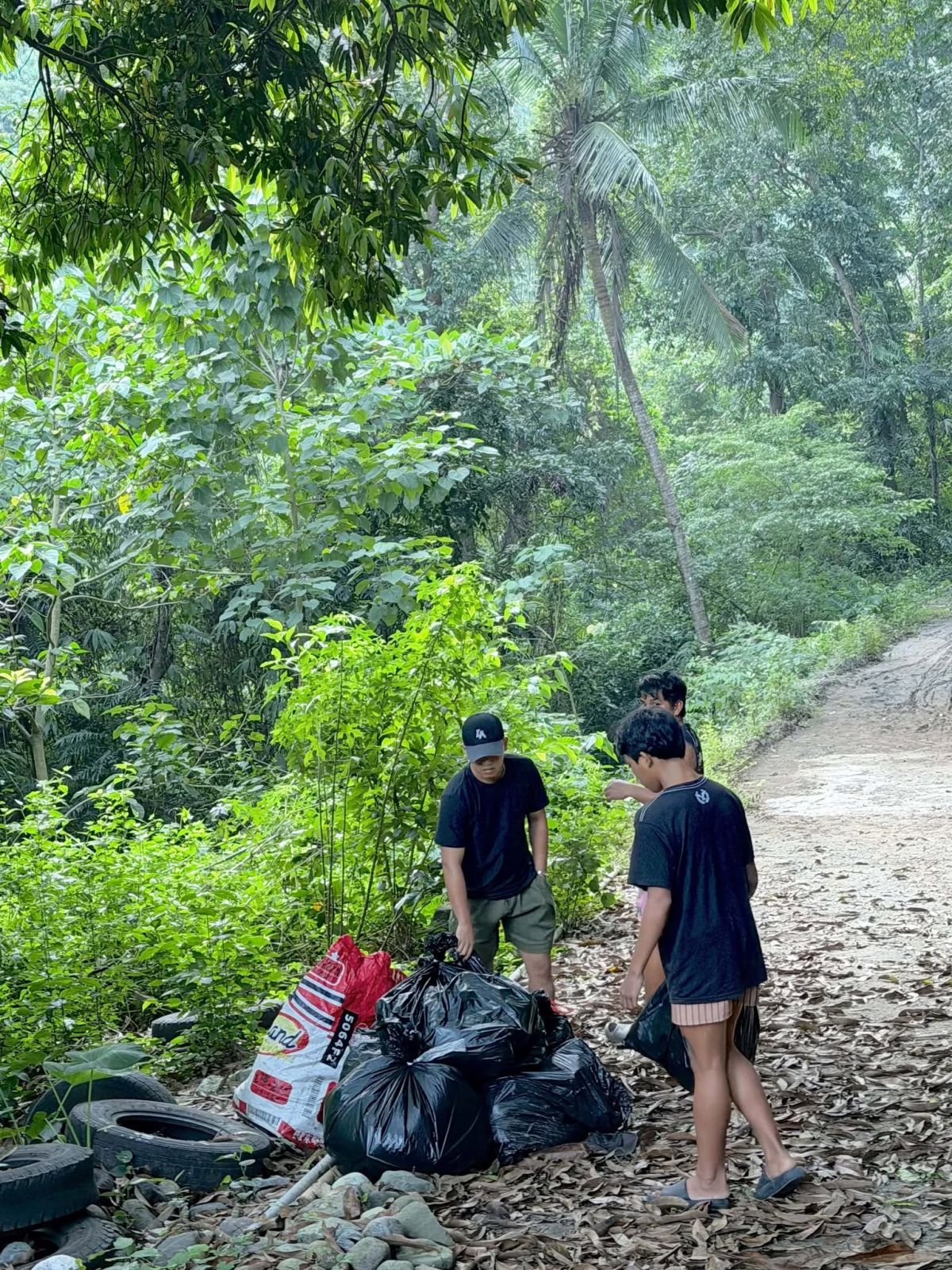 Clean-Up Drive at DAWARA FALLS - Image 4